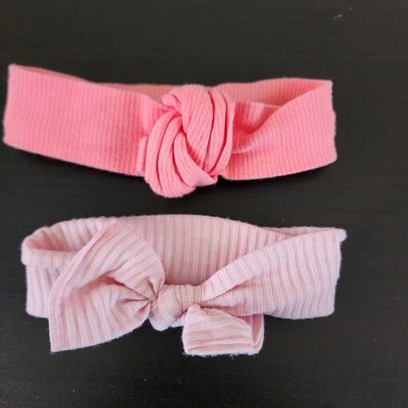 3/$12 ● 2 pink headbands sz 0-12m - Picture 1 of 2